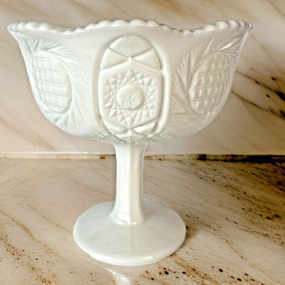 L E Smith Heritage Compote Milk Glass Pinwheel Star & Cane 7 inches